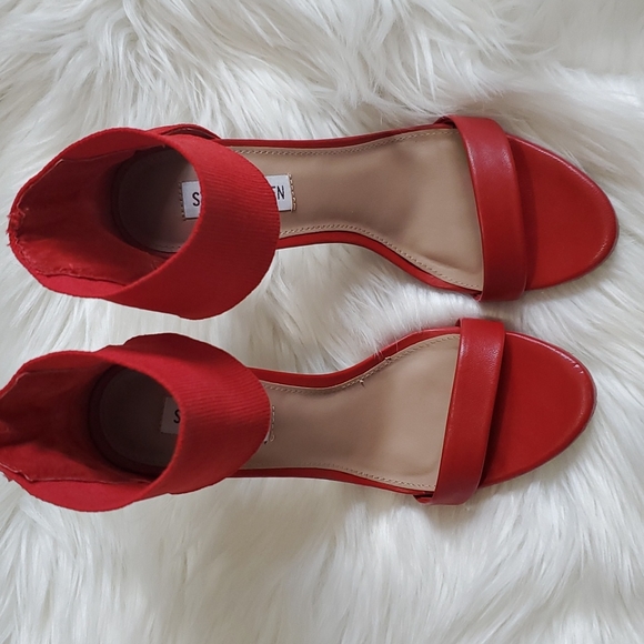 Steve Madden 👠 - Picture 2 of 9